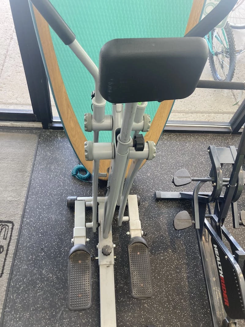 Discount - *Other Brand Used MACHINE Ellipticals Exercise & Fitness / Ellipticals - Image 2