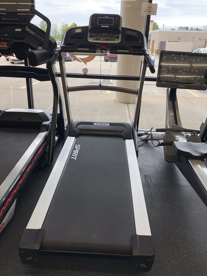 On Sale - Used Spirit XT 385 Treadmills Exercise & Fitness / Treadmills - Image 2