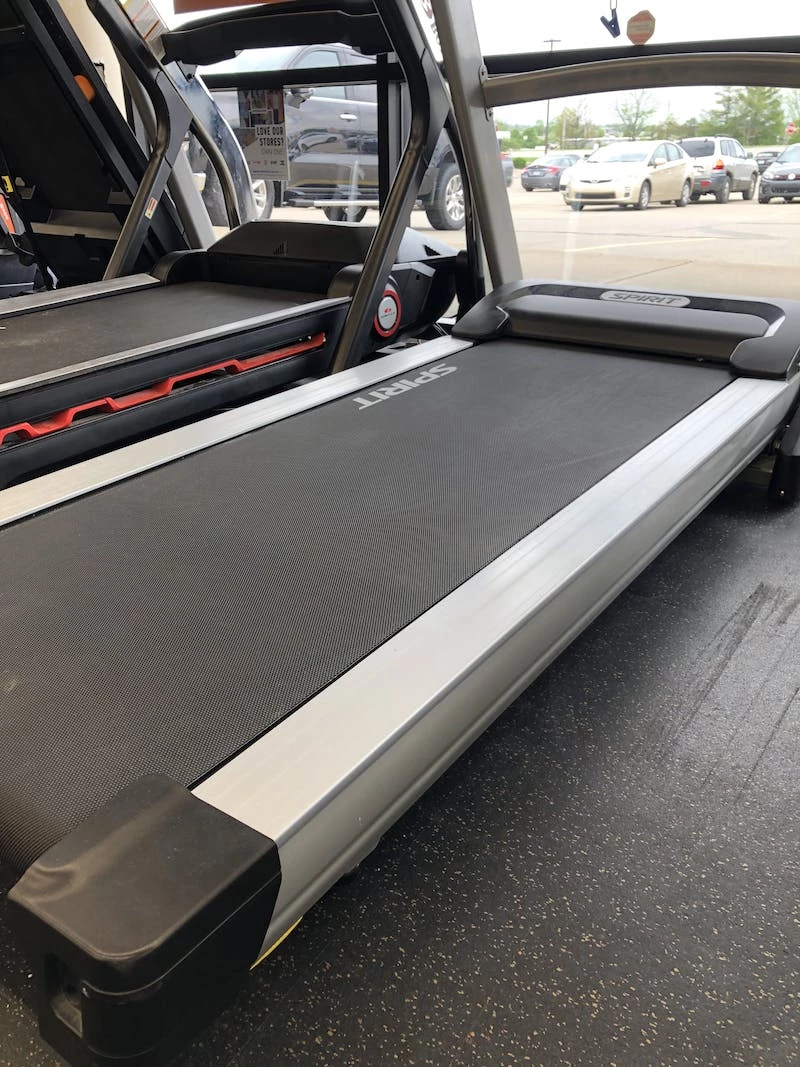 On Sale - Used Spirit XT 385 Treadmills Exercise & Fitness / Treadmills - Image 3