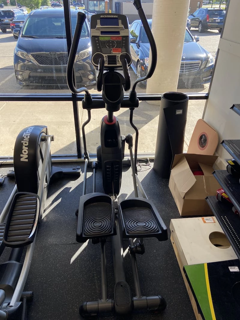 Shipping Included - Used Schwinn JOURNEY 4.5 Ellipticals Exercise & Fitness