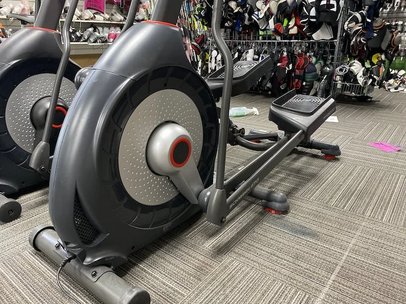 Best Price - Used Schwinn 470 Ellipticals Exercise & Fitness / Ellipticals - Image 5