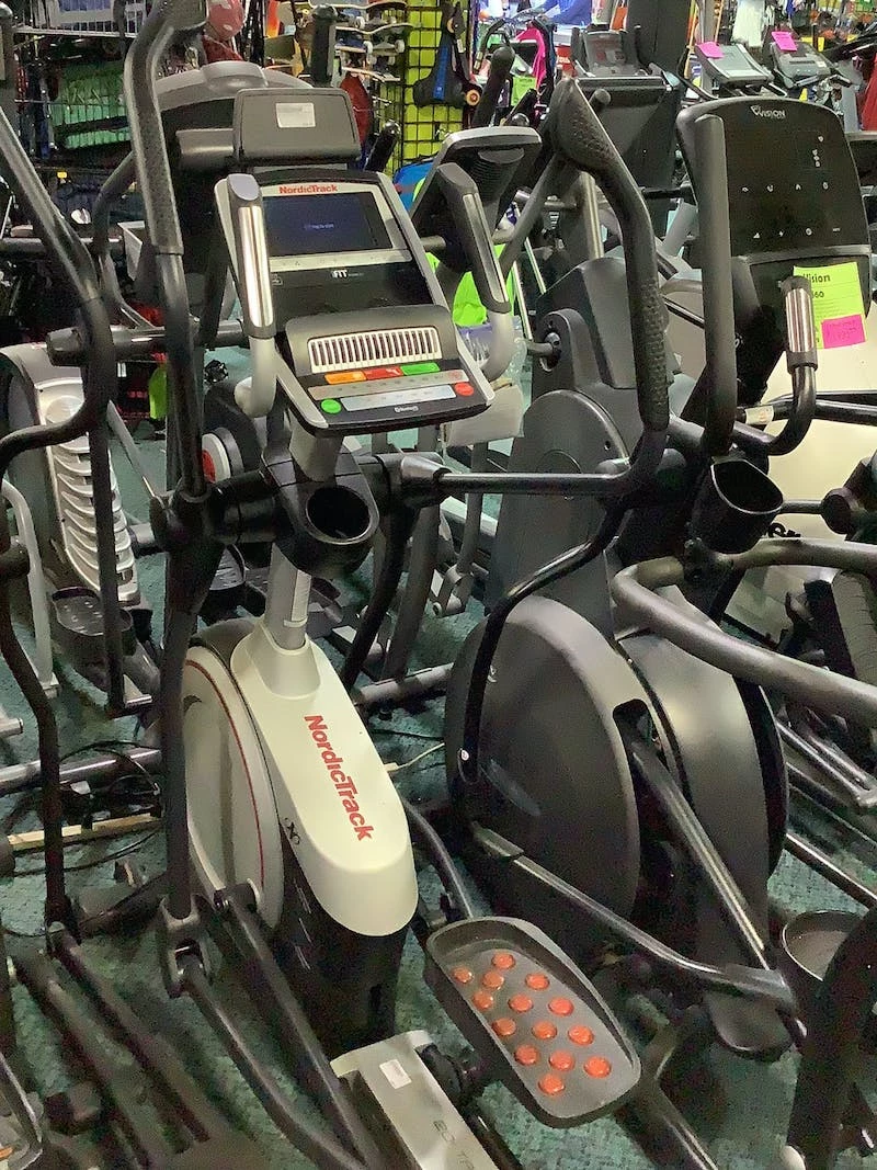 Discount - Used Nordic Track ELITE 10.9 Ellipticals Exercise & Fitness - Image 4