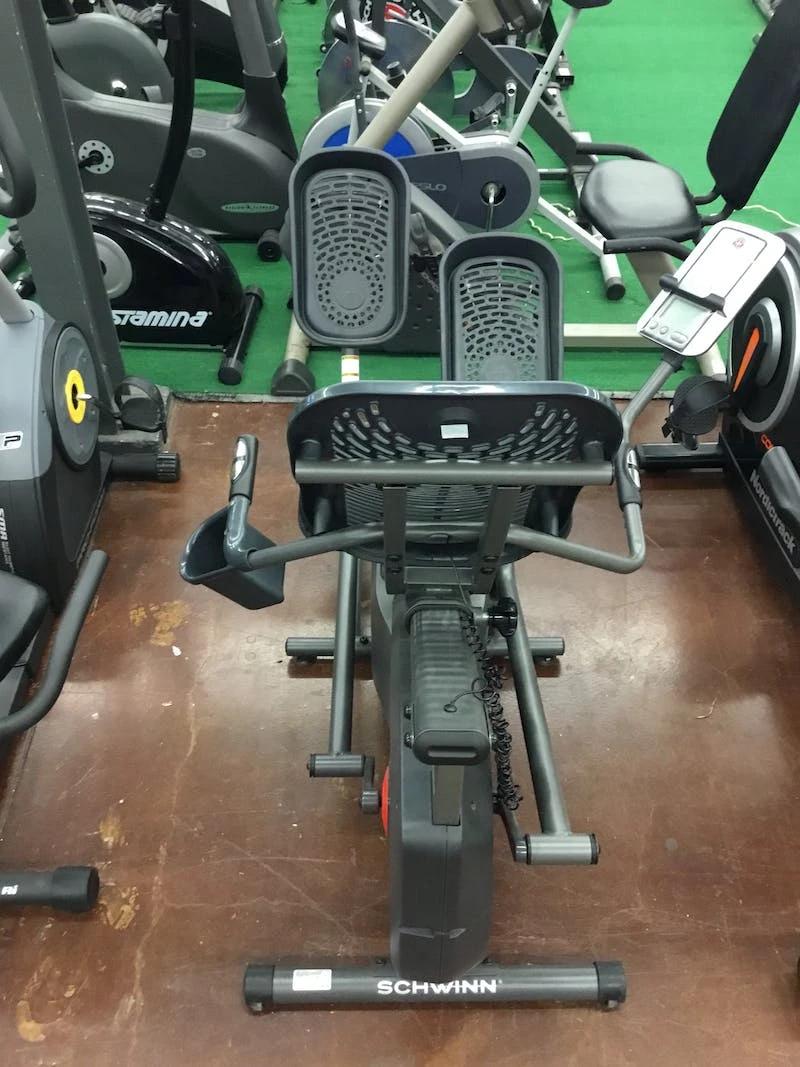 Discount - Used Schwinn 520 RECUMBENT ELLIPTICAL Fly Wheel Exercise & Fitness / Stationary Bikes