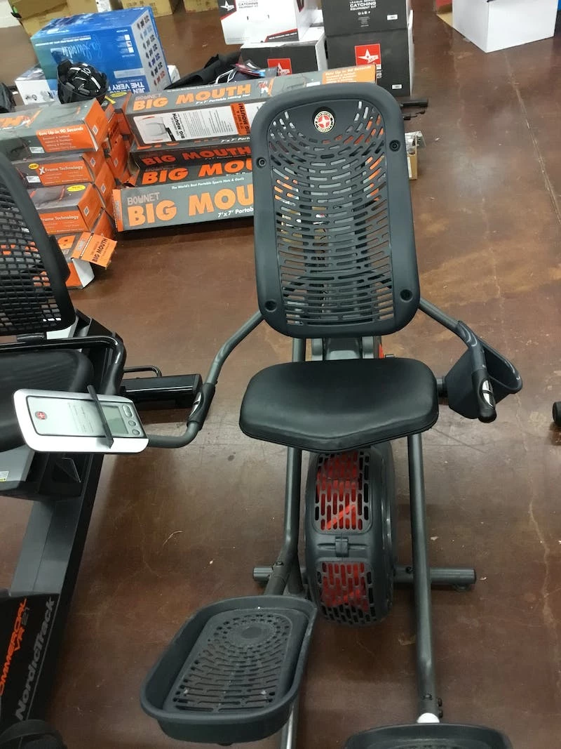 Discount - Used Schwinn 520 RECUMBENT ELLIPTICAL Fly Wheel Exercise & Fitness / Stationary Bikes - Image 2