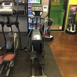 On Sale - Used Horizon RE7.6 Exercise & Fitness / Ellipticals