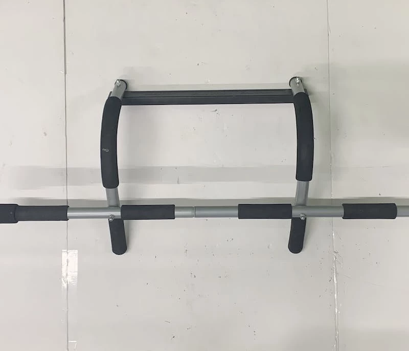 Free Shipping - Used Iron Gym Pull-up Bar Exercise & Fitness / Home Gyms