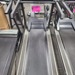 Free Shipping - Life Fitness 9100HR Exercise & Fitness / Treadmills
