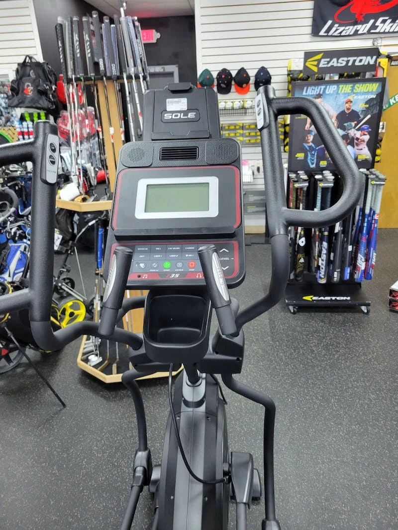 Discount - Used Sole E35 Ellipticals Exercise & Fitness / Ellipticals - Image 3