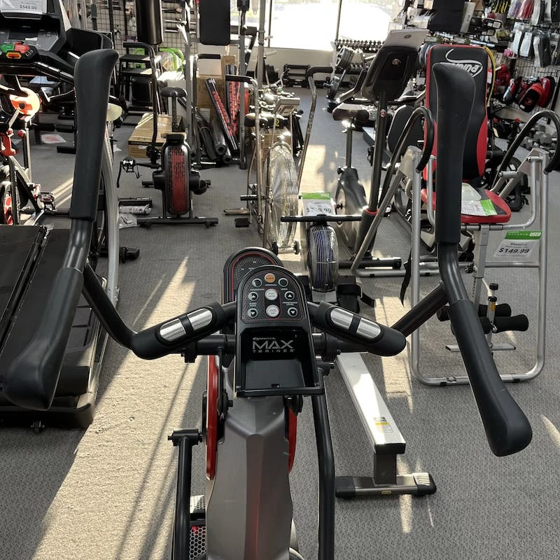 Discount - Used Bowflex M5 Ellipticals Exercise And Fitness - Image 2